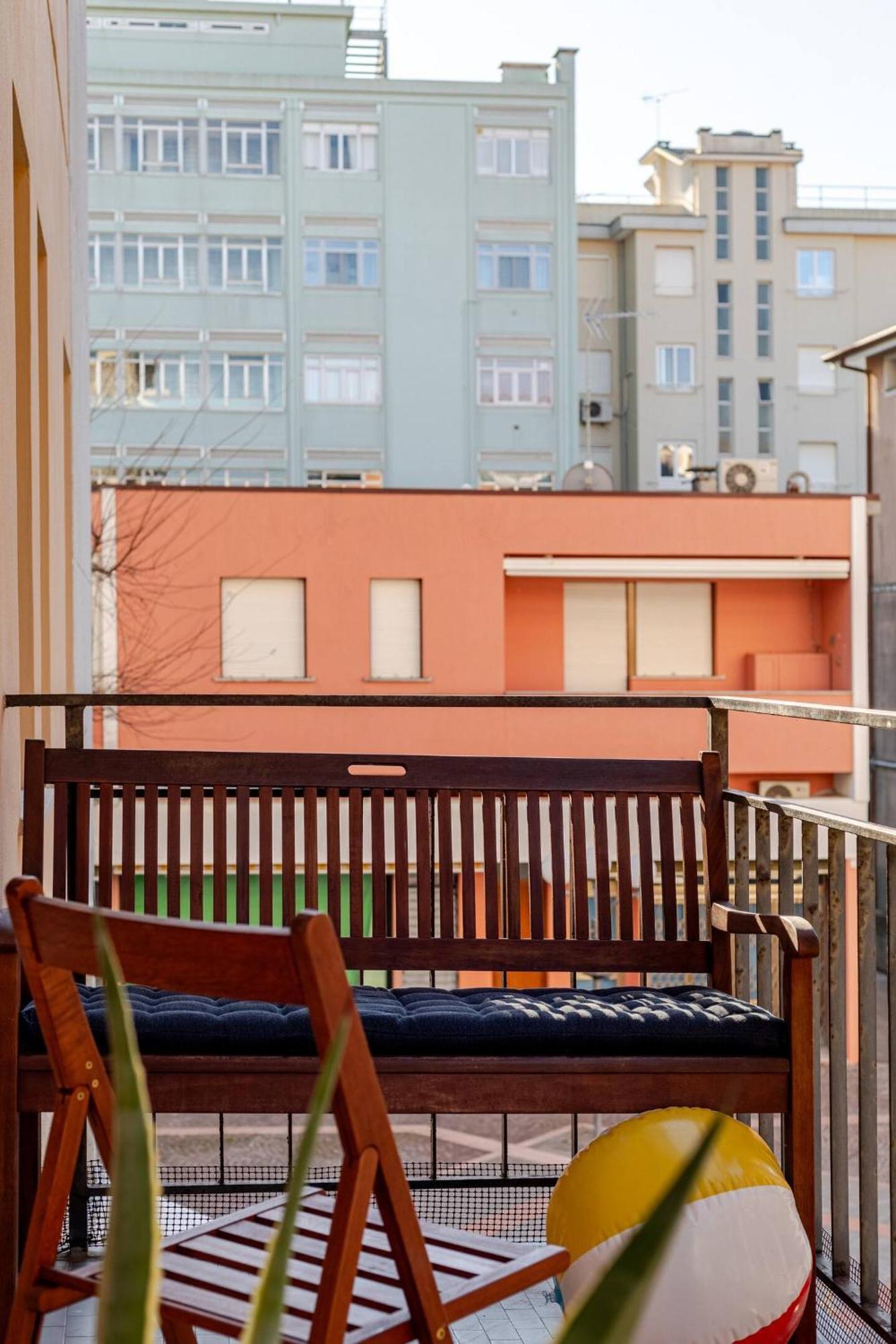 Sunny Home, Appartamento In Centro E Vicino Alla Spiaggia Градо Экстерьер фото