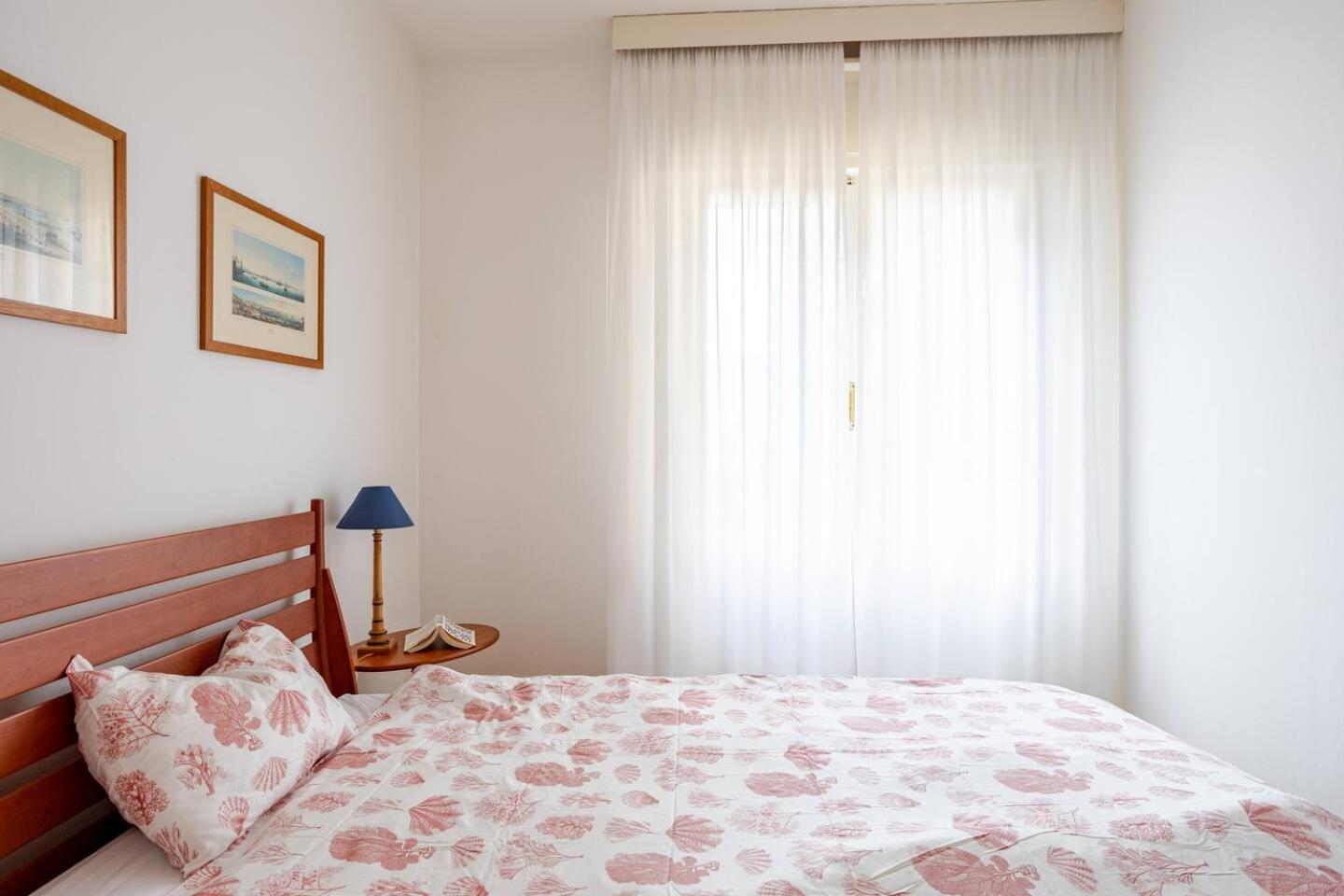 Sunny Home, Appartamento In Centro E Vicino Alla Spiaggia Градо Экстерьер фото