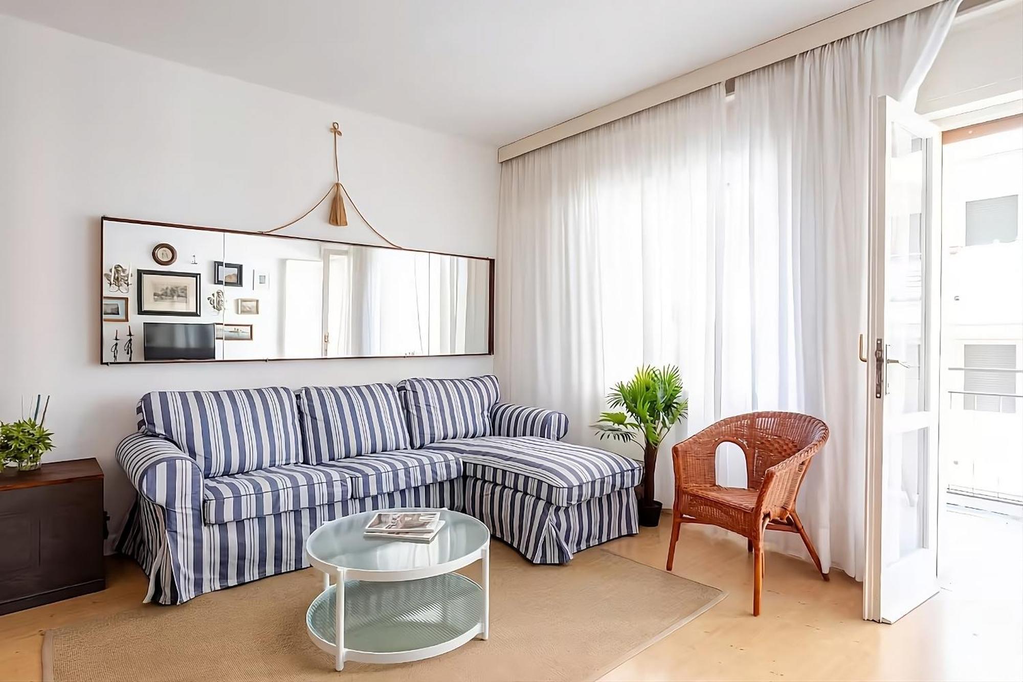 Sunny Home, Appartamento In Centro E Vicino Alla Spiaggia Градо Экстерьер фото